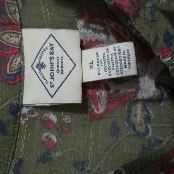 St. John's Bay Sage Green And Floral Sleeveless XL Blouse - Picture 8 of 9